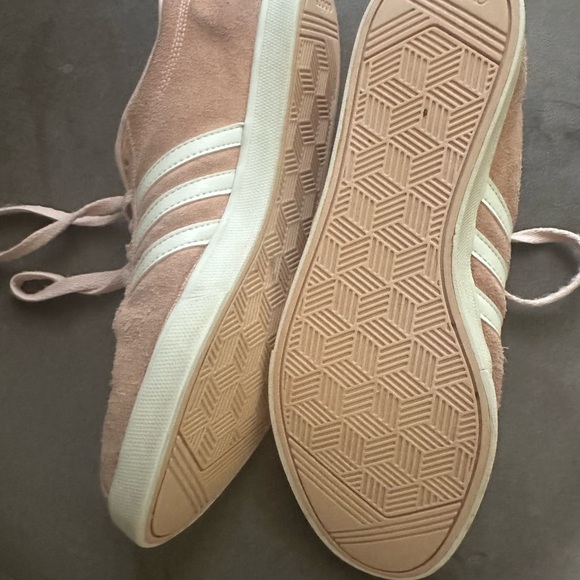 Pink Suede Women’s Size 10 Adidas shoes - Picture 4 of 7